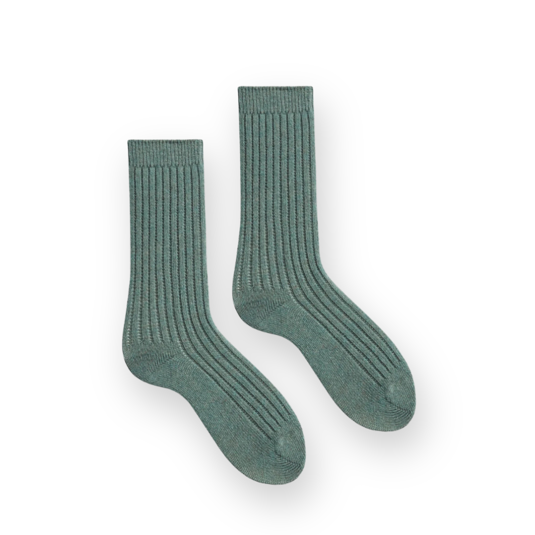 LISA B. - WOMEN'S SOLID RIBBED WOOL CREW SOCK IN IVY CASHMERE