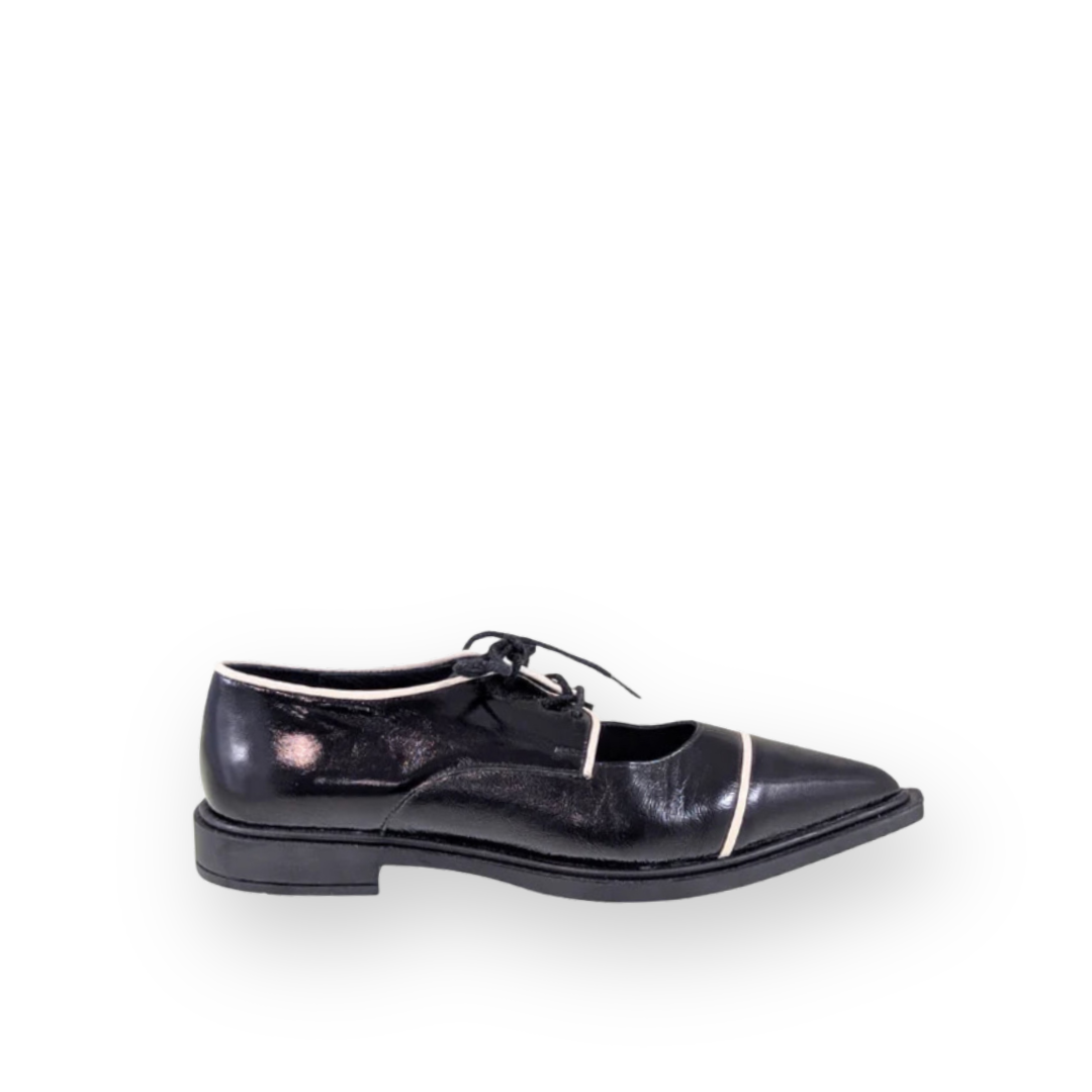 ATELIERS - CAROLINA LACE UP FLAT IN BLACK PATENT LEATHER