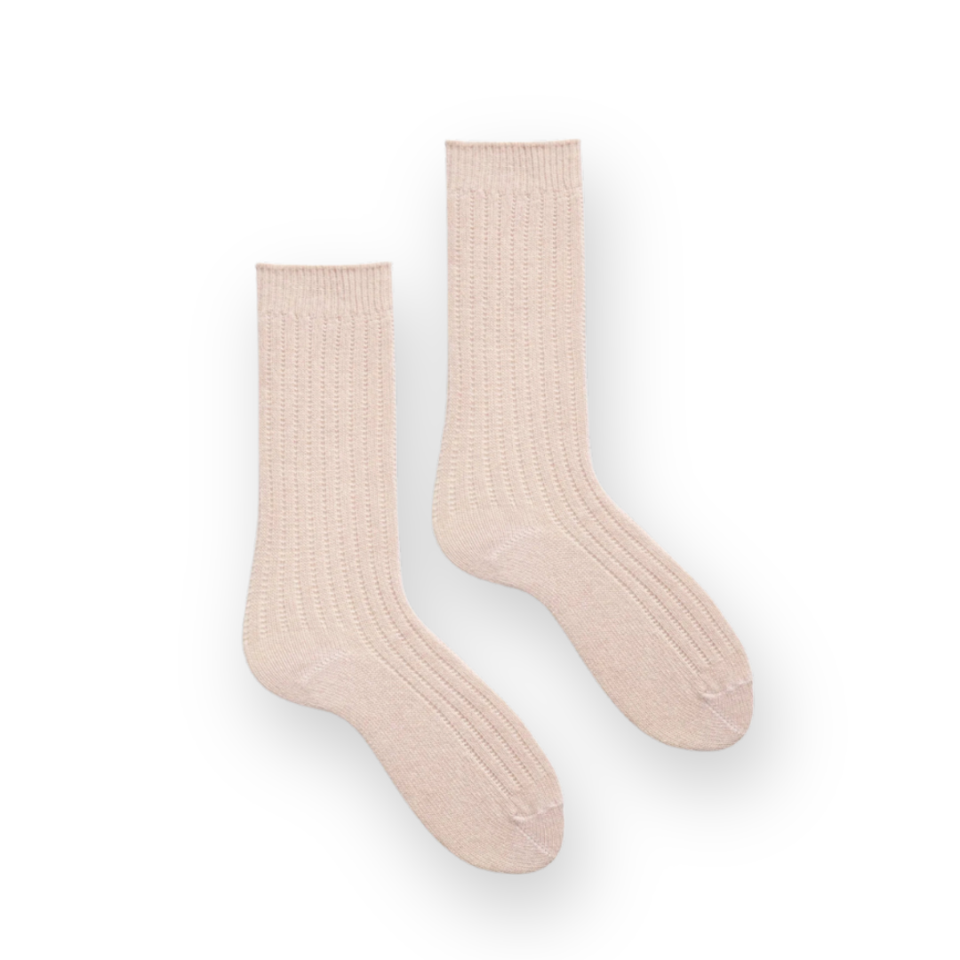 LISA B. - WOMEN'S SOLID RIBBED WOOL CREW SOCK IN PALE PINK CASHMERE