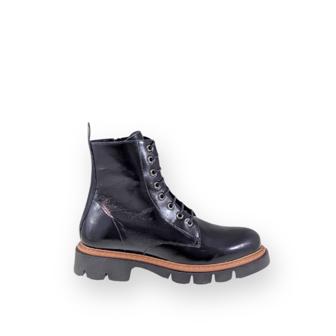 ATELIERS - BIZZ LACE UP BOOT IN BLACK PATENT LEATHER