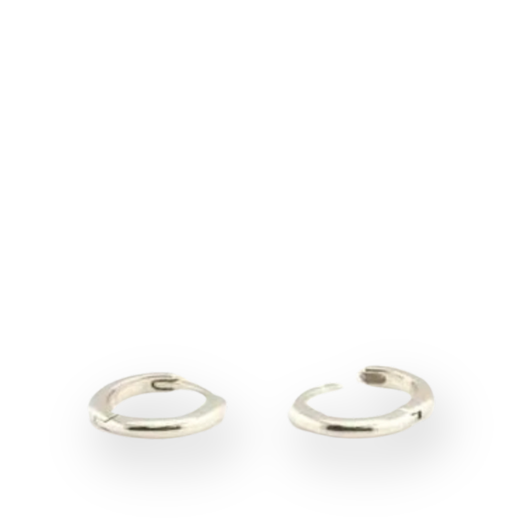 KRIS NATIONS - CLASSIC HINGED HUGGIE HOOP EARRINGS IN SILVER