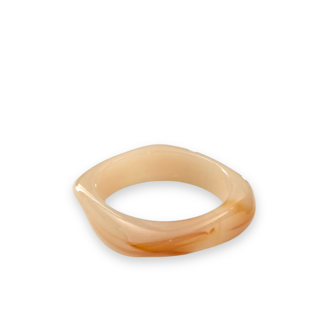 ICONIC MI - SWIRL BANGLE IN CREAM ACRYLIC