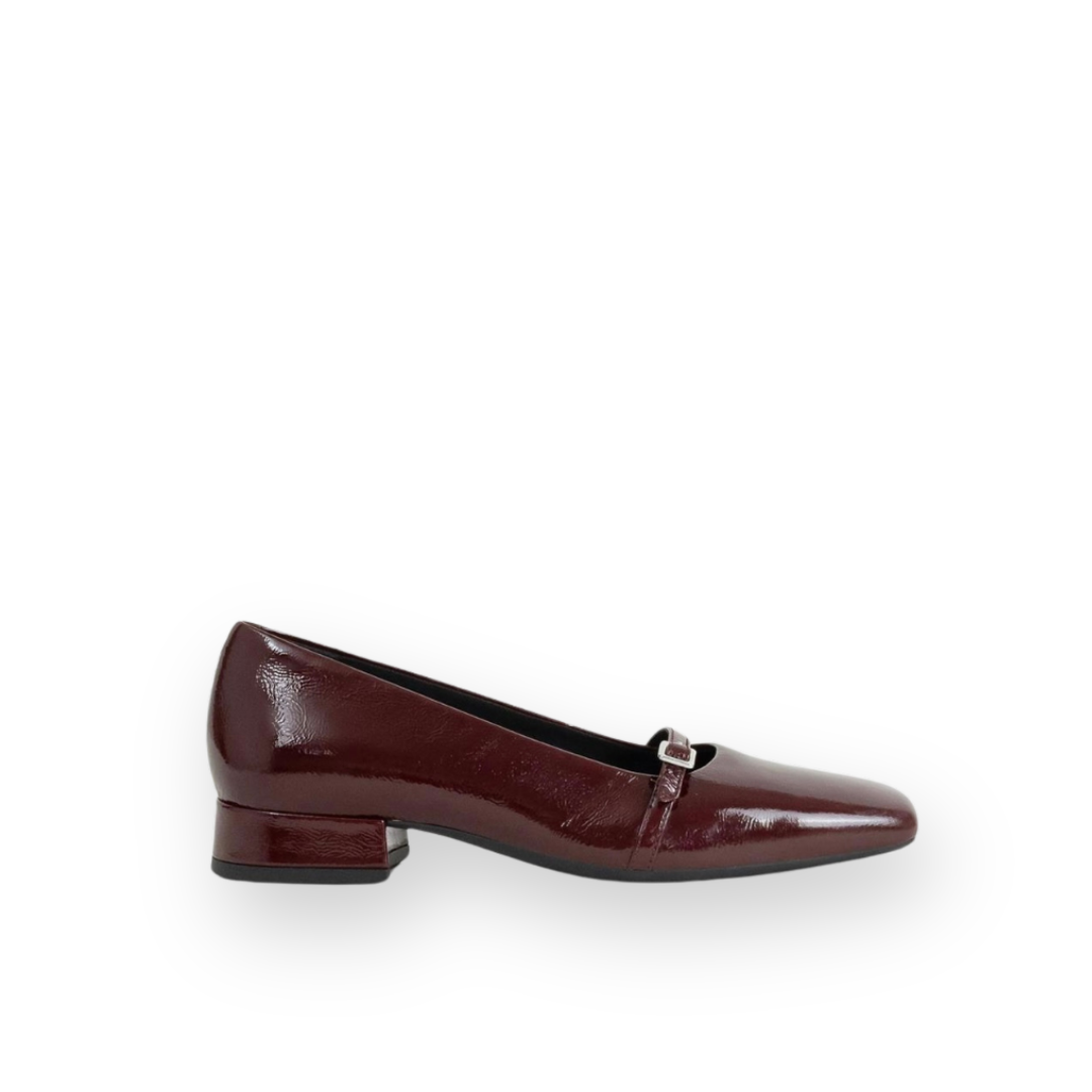 VAGABOND SHOEMAKERS - DEBBI MARY-JANE PUMP IN CHERRY PATENT LEATHER