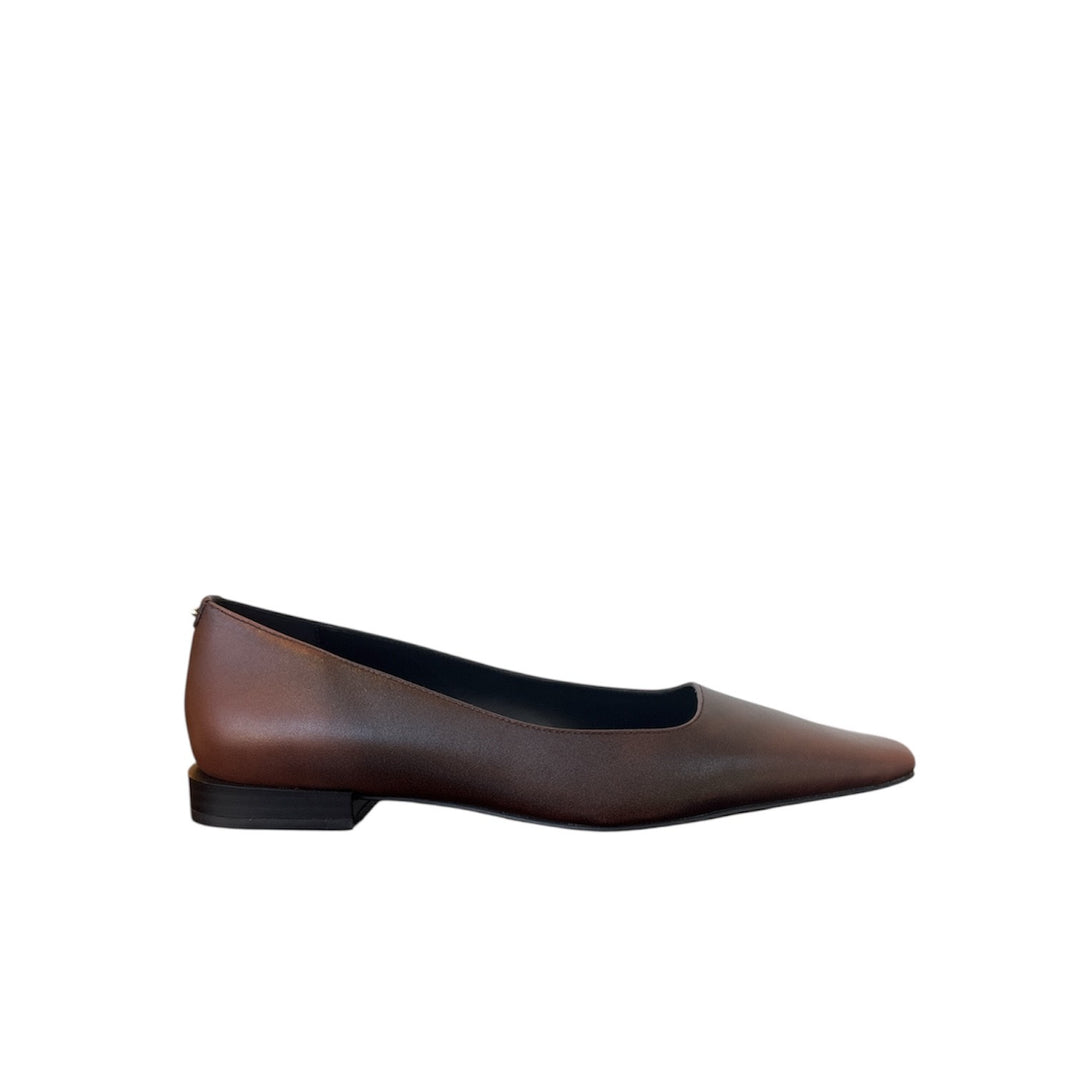 MICHAEL KORS - DARRAH FLAT IN LUGGAGE LEATHER