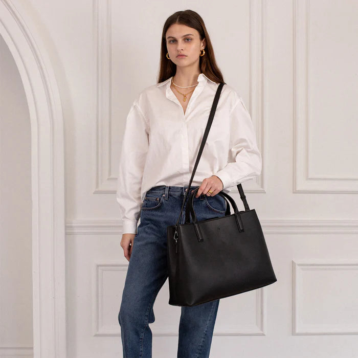 ELA HANDBAGS - WORKBAG TOTE IN BLACK VEGAN LEATHER