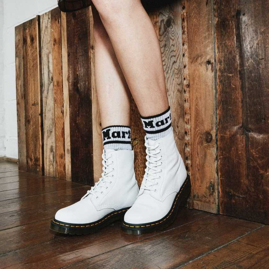 DR. MARTENS -1460 PASCAL WOMEN'S VIRGINIA BOOTS IN OPTICAL WHITE