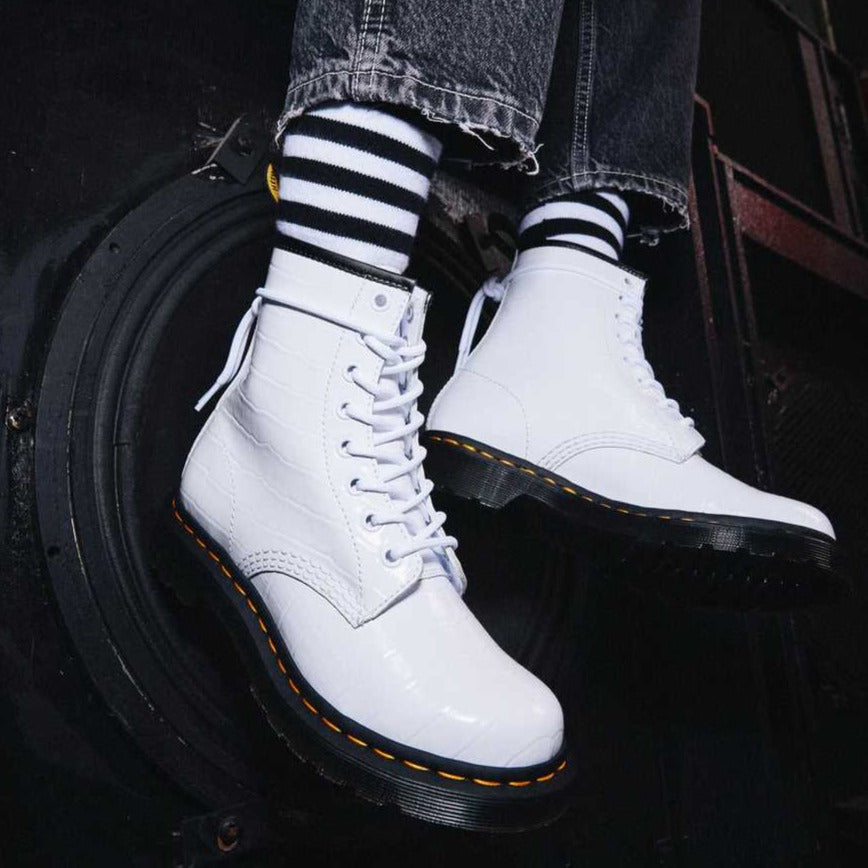DR. MARTENS - 1460 PATENT CROC EMBOSSED BOOTS IN WHITE LEATHER