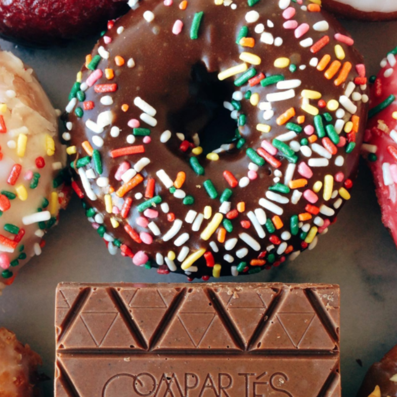 COMPARTES - GOURMET CHOCOLATE BAR IN DONUTS & COFFEE
