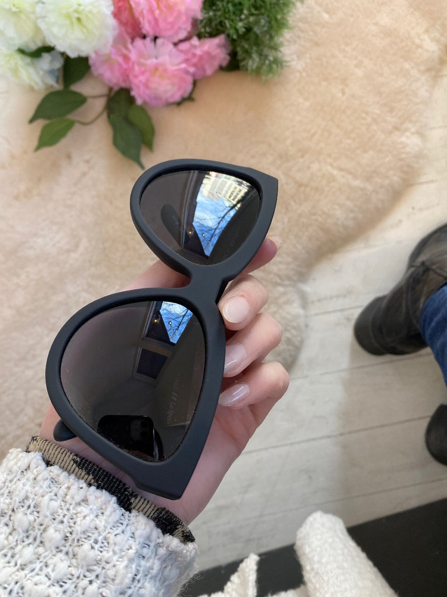 LE SPECS - LIAR LIAR SUNGLASSES IN BLACK RUBBER - POLARIZED