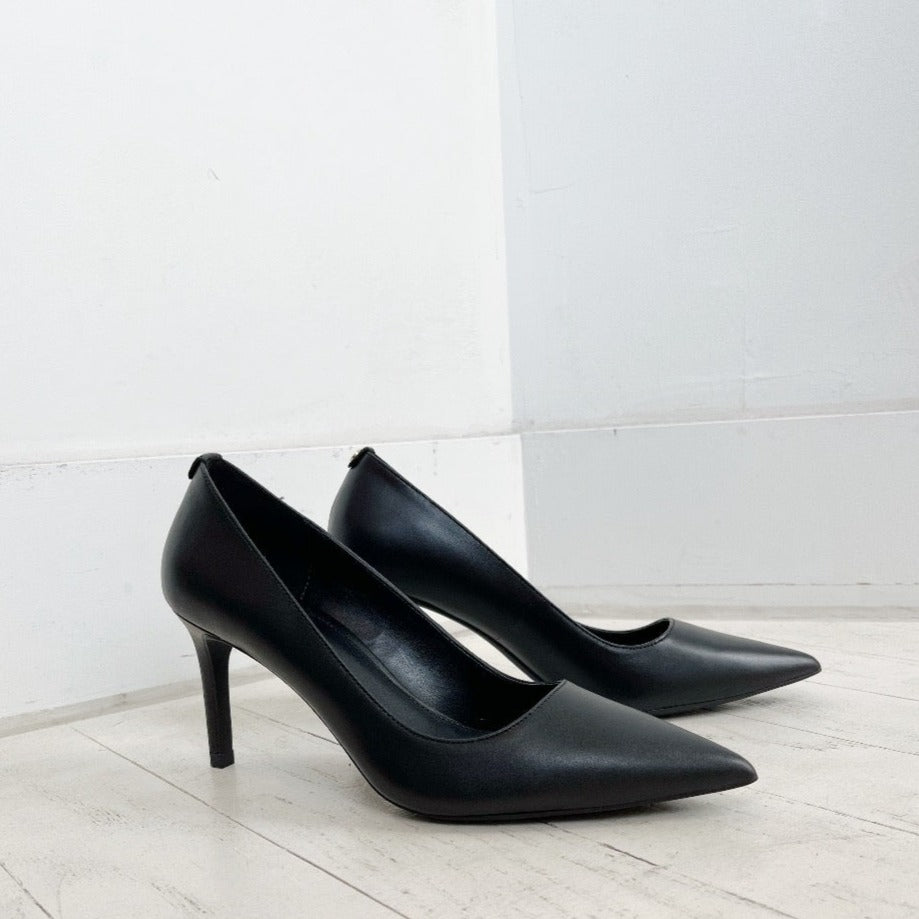 MICHAEL KORS - ALINA FLEX PUMP IN BLACK LEATHER