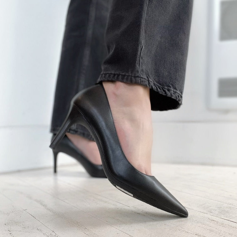 MICHAEL KORS - ALINA FLEX PUMP IN BLACK LEATHER