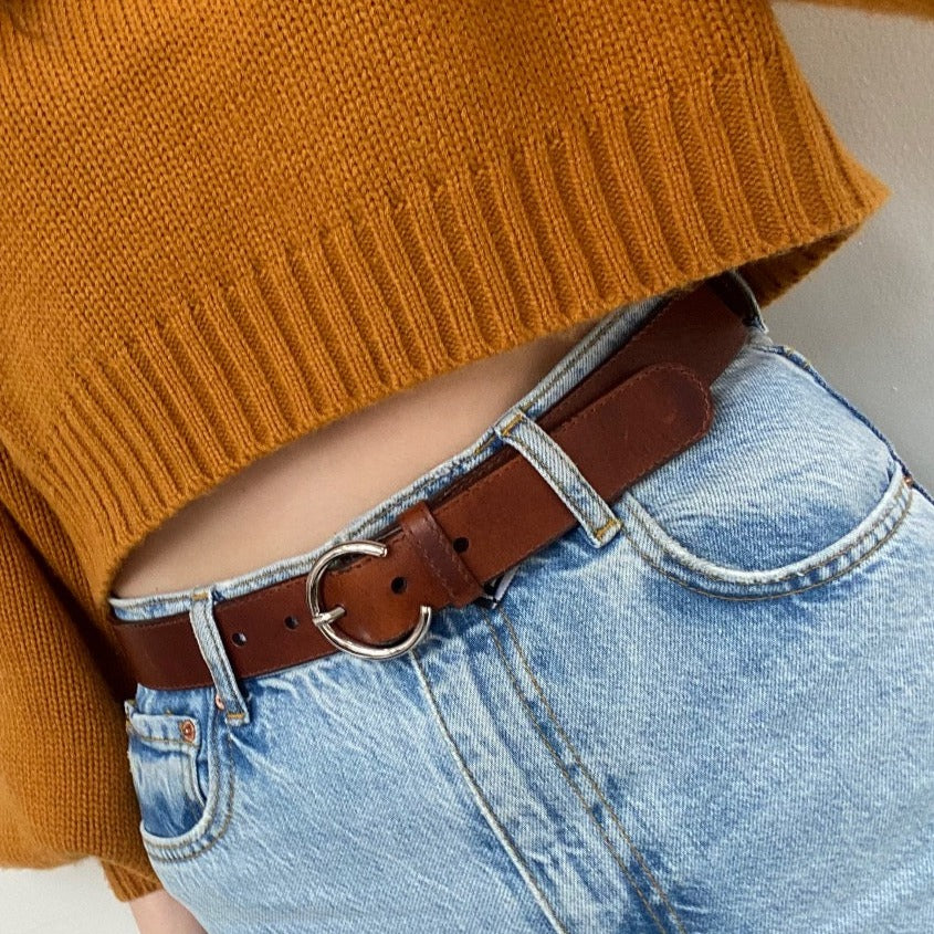 BRAVE LEATHER - WOMEN'S ZONA LEATHER BELT IN BRANDY/SILVER