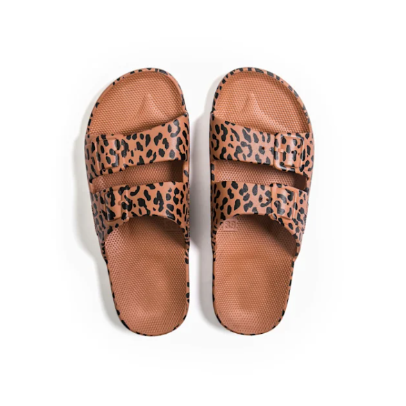 FREEDOM MOSES - FREEDOM SLIPPER IN LEOPARD/TOFFEE