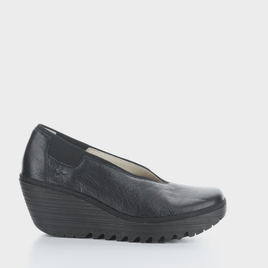 FLY LONDON - YOZA438FLY WEDGE IN BLACK LEATHER