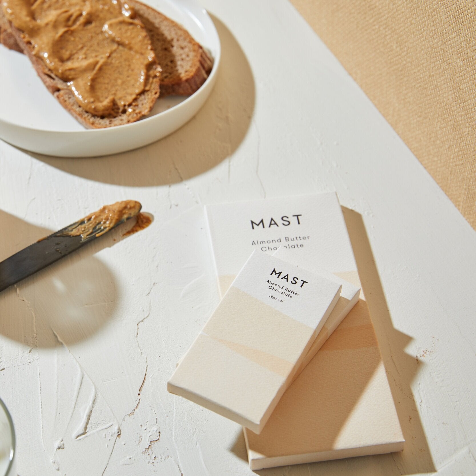 MAST - CLASSIC CHOCOLATE BAR IN ALMOND BUTTER