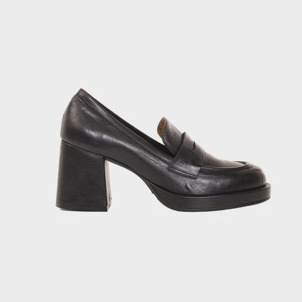 ATELIERS - DALIA HEELED LOAFER IN BLACK LEATHER