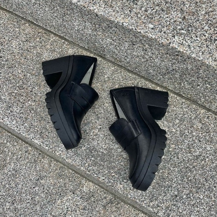 FLY LONDON - TOKY803FLY LOAFER IN BLACK LEATHER
