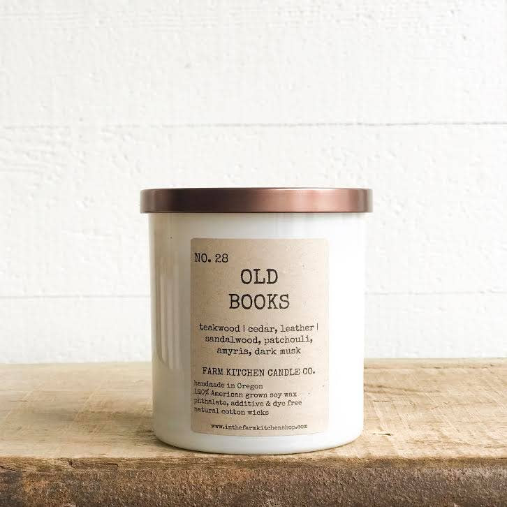 FARM KITCHEN CANDLE CO - SINGLE WICK SOY CANDLE IN OLD BOOKS